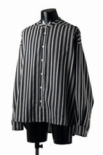 Load image into Gallery viewer, A.F ARTEFACT STAND COLLAR SHIRT / VERTICAL STRIPE (BLACK x LIGHT GREY)