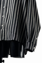 Load image into Gallery viewer, A.F ARTEFACT STAND COLLAR SHIRT / VERTICAL STRIPE (BLACK x LIGHT GREY)