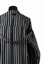 Load image into Gallery viewer, A.F ARTEFACT STAND COLLAR SHIRT / VERTICAL STRIPE (BLACK x LIGHT GREY)