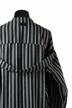 Load image into Gallery viewer, A.F ARTEFACT STAND COLLAR SHIRT / VERTICAL STRIPE (BLACK x LIGHT GREY)