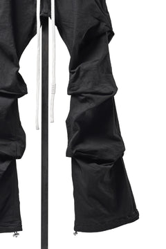 画像をギャラリービューアに読み込む, A.F ARTEFACT TUCK SLIM BAGGY PANTS / HI-STRETCH DENIM (BLACK)