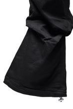 画像をギャラリービューアに読み込む, A.F ARTEFACT TUCK SLIM BAGGY PANTS / HI-STRETCH DENIM (BLACK)