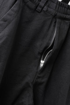 画像をギャラリービューアに読み込む, A.F ARTEFACT TUCK SLIM BAGGY PANTS / HI-STRETCH DENIM (BLACK)