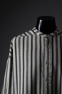 Load image into Gallery viewer, A.F ARTEFACT STAND COLLAR SHIRT / VERTICAL STRIPE (CREAM x LIGHT GREY)