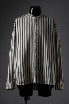 Load image into Gallery viewer, A.F ARTEFACT STAND COLLAR SHIRT / VERTICAL STRIPE (CREAM x LIGHT GREY)