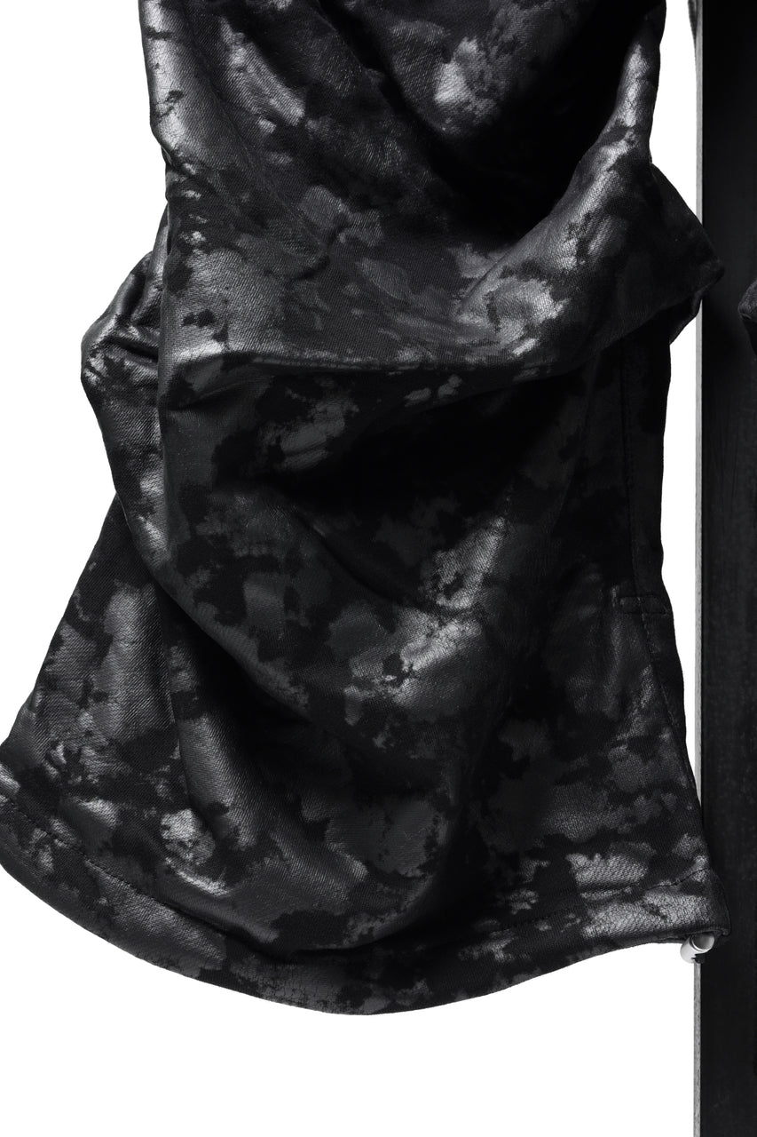 Load image into Gallery viewer, A.F ARTEFACT CARGO TUCK WIDE PANTS / MOTTLED COATED SWEAT (BLACK)
