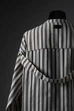 Load image into Gallery viewer, A.F ARTEFACT STAND COLLAR SHIRT / VERTICAL STRIPE (CREAM x LIGHT GREY)