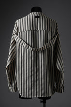 Load image into Gallery viewer, A.F ARTEFACT STAND COLLAR SHIRT / VERTICAL STRIPE (CREAM x LIGHT GREY)