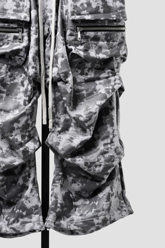 Load image into Gallery viewer, A.F ARTEFACT CARGO TUCK WIDE PANTS / MOTTLED COATED SWEAT (LIGHT GREY)