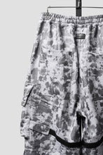 Load image into Gallery viewer, A.F ARTEFACT CARGO TUCK WIDE PANTS / MOTTLED COATED SWEAT (LIGHT GREY)
