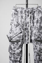 Load image into Gallery viewer, A.F ARTEFACT BELT CARGO SARROUEL JOGGER / MOTTLED COATED SWEAT (LIGHT GREY)