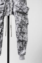Load image into Gallery viewer, A.F ARTEFACT BELT CARGO SARROUEL JOGGER / MOTTLED COATED SWEAT (LIGHT GREY)