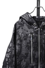 Load image into Gallery viewer, A.F ARTEFACT ZIP HOODIE TUCK SLEEVE BLOUSON / MOTTLED COATED SWEAT (BLACK)