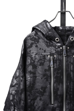 Load image into Gallery viewer, A.F ARTEFACT ZIP HOODIE TUCK SLEEVE BLOUSON / MOTTLED COATED SWEAT (BLACK)