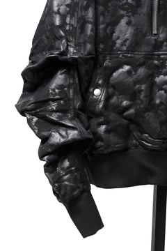 Load image into Gallery viewer, A.F ARTEFACT ZIP HOODIE TUCK SLEEVE BLOUSON / MOTTLED COATED SWEAT (BLACK)