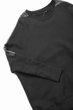 Load image into Gallery viewer, 【SAMPLE SALE】A.F ARTEFACT SHEEPSKIN COMBI SWEATER TOPS (BLACK)