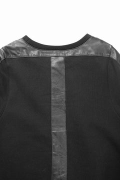 Load image into Gallery viewer, 【SAMPLE SALE】A.F ARTEFACT SHEEPSKIN COMBI SWEATER TOPS (BLACK)
