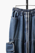 Load image into Gallery viewer, 【SAMPLE】A.F ARTEFACT KNOTTING DETAIL VOLUME PANTS / FADED DENIM (BLUE)