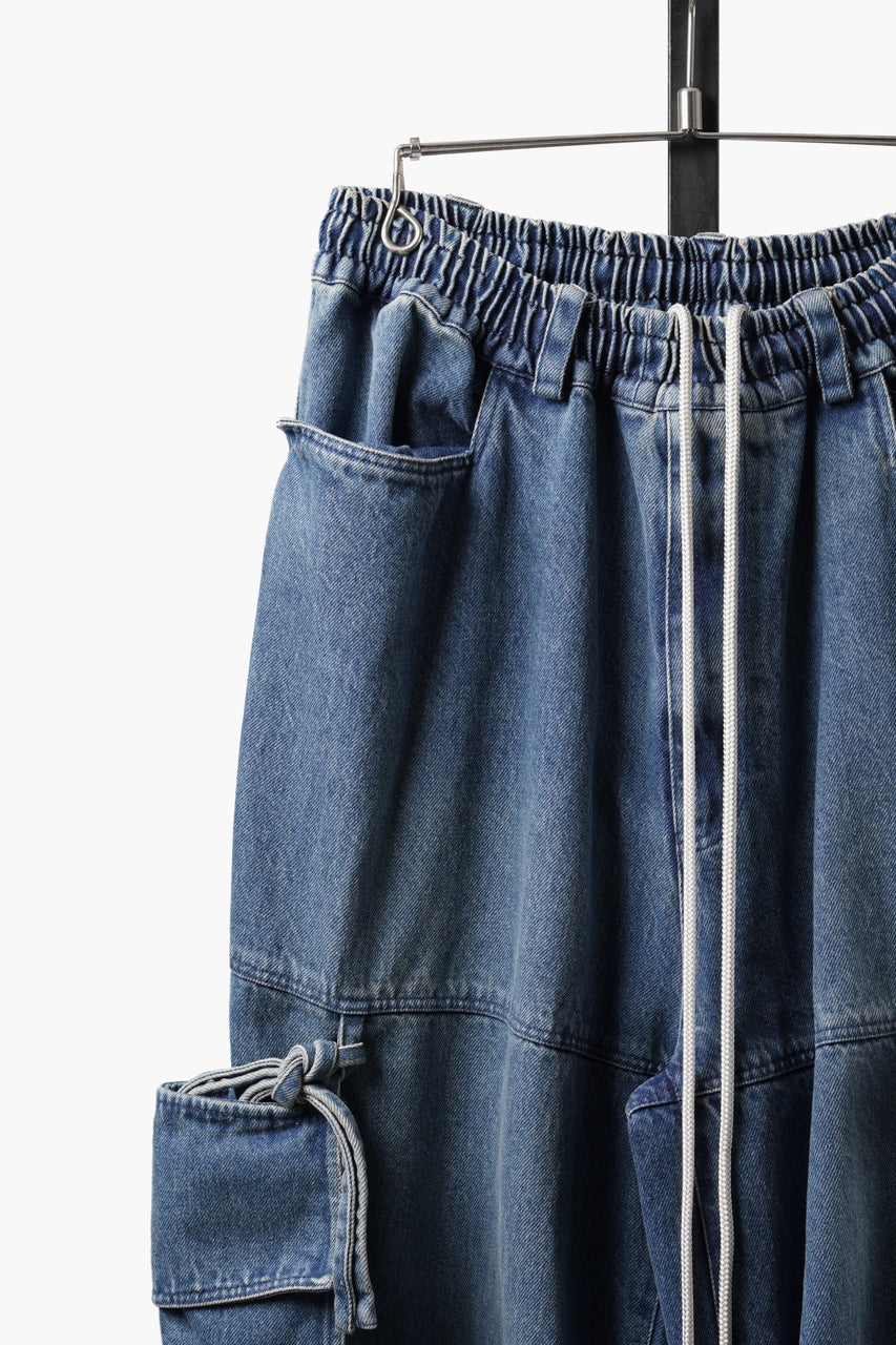 Load image into Gallery viewer, 【SAMPLE】A.F ARTEFACT KNOTTING DETAIL VOLUME PANTS / FADED DENIM (BLUE)