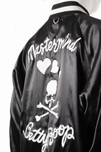 Load image into Gallery viewer, MASTERMIND WORLD x BETTY BOOP™︎ SOUVENIR JACKET (MONOCHROME)