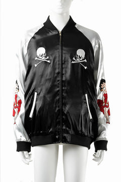 画像をギャラリービューアに読み込む, MASTERMIND WORLD x BETTY BOOP™︎ SOUVENIR JACKET (MULTI COLOR)