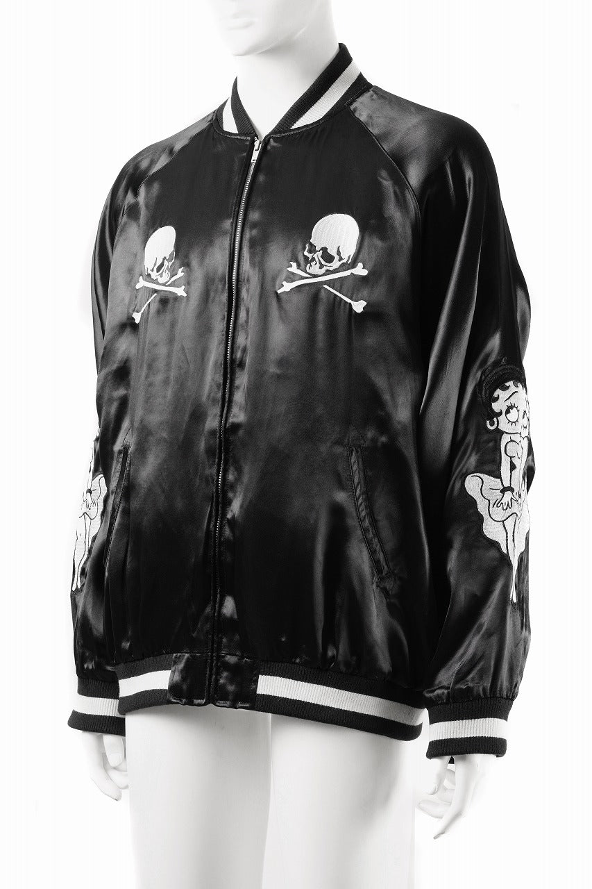 Load image into Gallery viewer, MASTERMIND WORLD x BETTY BOOP™︎ SOUVENIR JACKET (MONOCHROME)