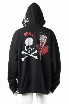 画像をギャラリービューアに読み込む, MASTERMIND WORLD x BETTY BOOP™︎ ZIP UP HOODIE / BOXY FIT (MULTI COLOR)