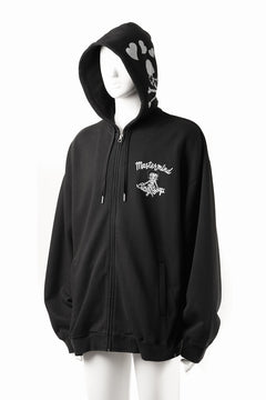 Load image into Gallery viewer, MASTERMIND WORLD x BETTY BOOP™︎ ZIP UP HOODIE / BOXY FIT (MONOCHROME)