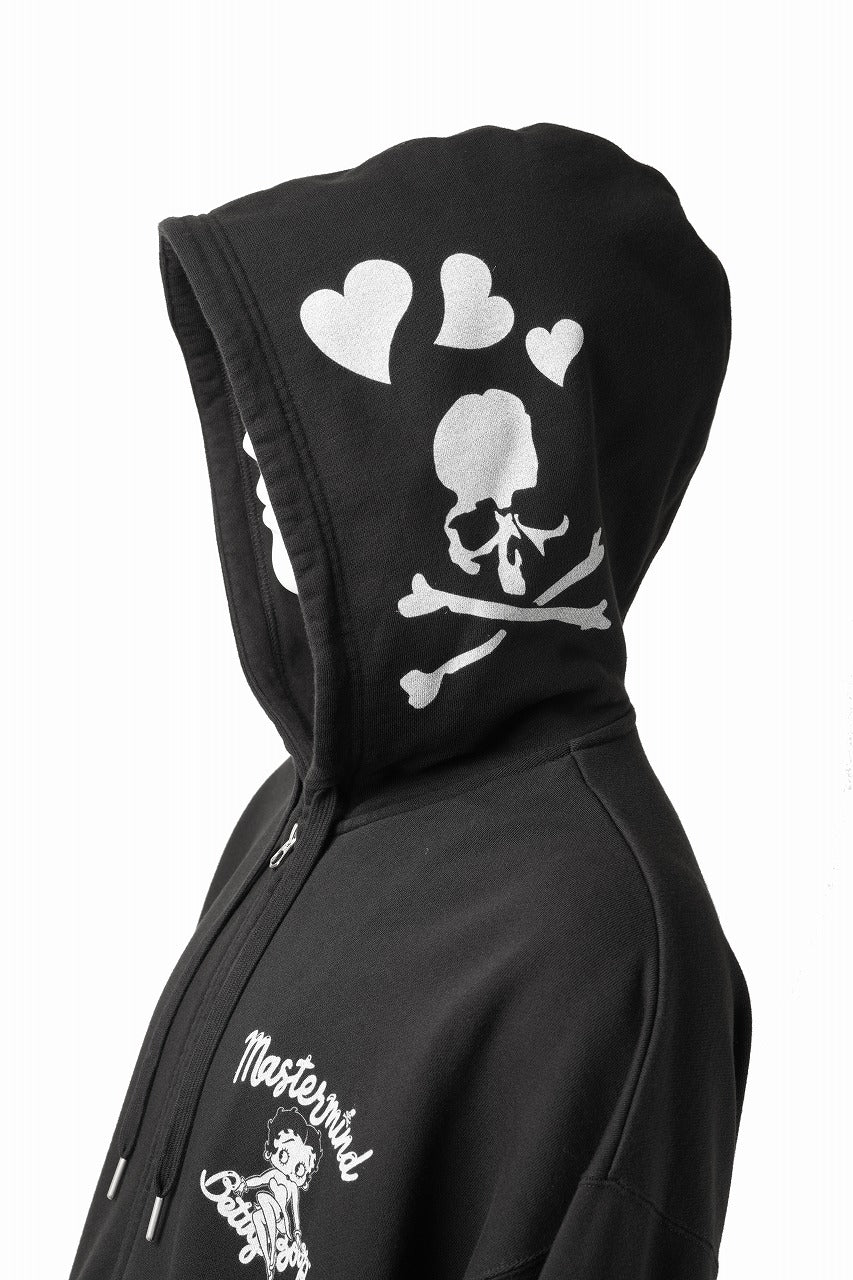 Load image into Gallery viewer, MASTERMIND WORLD x BETTY BOOP™︎ ZIP UP HOODIE / BOXY FIT (MONOCHROME)