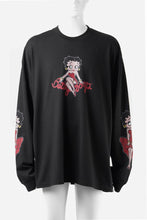 画像をギャラリービューアに読み込む, MASTERMIND WORLD x BETTY BOOP™︎ L/S TEE / BOXY FIT (MULTI COLOR)