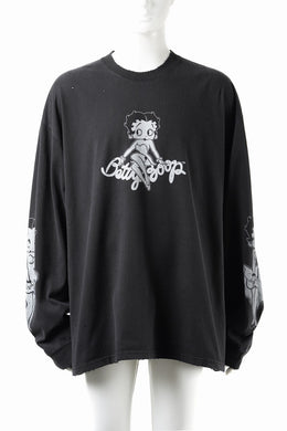 MASTERMIND WORLD x BETTY BOOP™︎ DAMAGED L/S TEE / BOXY FIT (MONOCHROME)