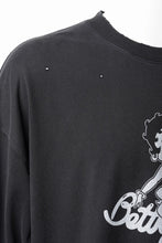 画像をギャラリービューアに読み込む, MASTERMIND WORLD x BETTY BOOP™︎ DAMAGED L/S TEE / BOXY FIT (MONOCHROME)