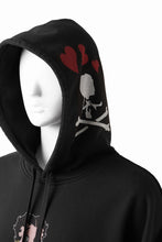 画像をギャラリービューアに読み込む, MASTERMIND WORLD x BETTY BOOP™︎ HOODIE / BOXY FIT (MULTI COLOR)