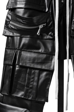 Load image into Gallery viewer, A.F ARTEFACT CARGO SAROUEL EASY PANTS / LUSTROUS COATED WOVEN (BLACK)