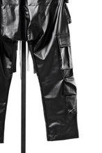 Load image into Gallery viewer, A.F ARTEFACT CARGO SAROUEL EASY PANTS / LUSTROUS COATED WOVEN (BLACK)