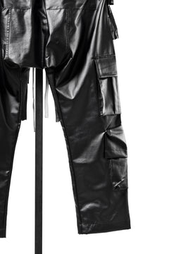 Load image into Gallery viewer, A.F ARTEFACT CARGO SAROUEL EASY PANTS / LUSTROUS COATED WOVEN (BLACK)