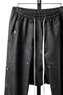 Load image into Gallery viewer, A.F ARTEFACT SAROUEL FLARE PANTS / VEGAN LEATHER (SMOKE BLACK)