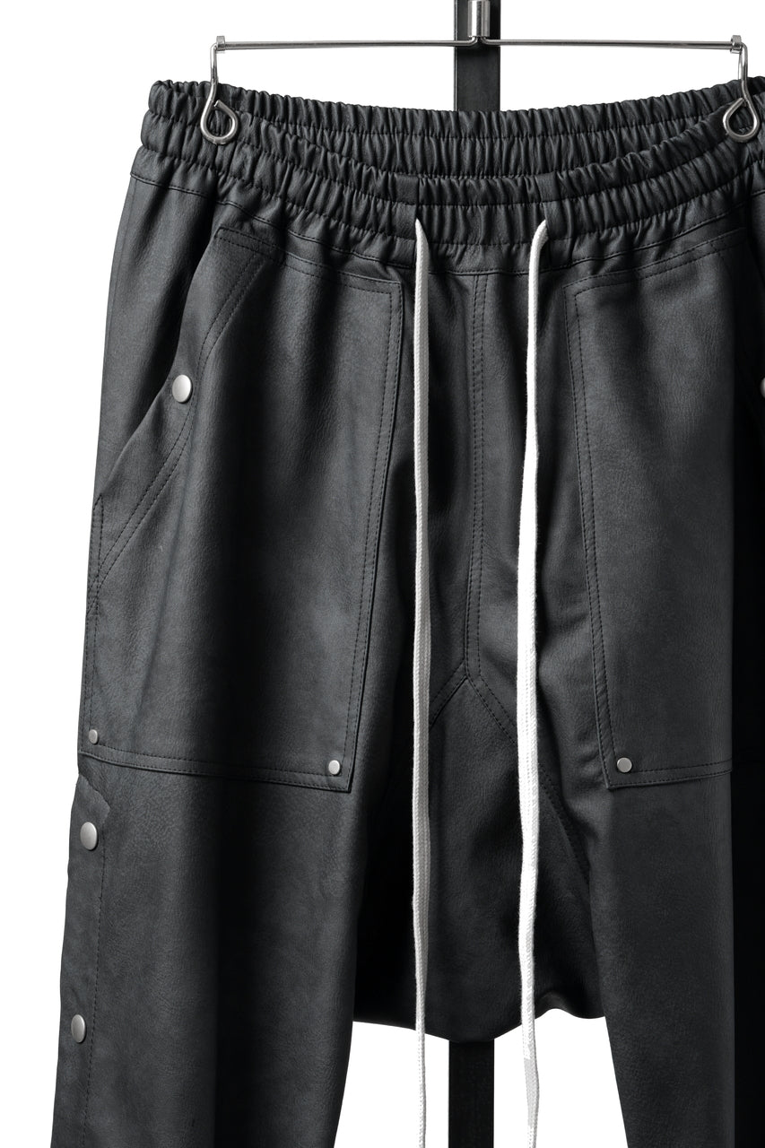 Load image into Gallery viewer, A.F ARTEFACT SAROUEL FLARE PANTS / VEGAN LEATHER (SMOKE BLACK)