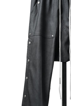Load image into Gallery viewer, A.F ARTEFACT SAROUEL FLARE PANTS / VEGAN LEATHER (SMOKE BLACK)