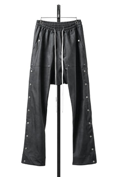 Load image into Gallery viewer, A.F ARTEFACT SAROUEL FLARE PANTS / VEGAN LEATHER (SMOKE BLACK)
