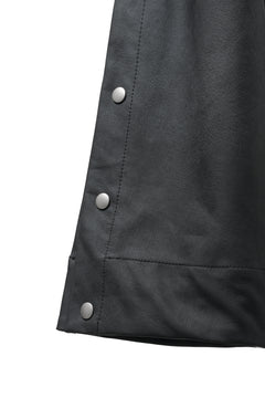 Load image into Gallery viewer, A.F ARTEFACT SAROUEL FLARE PANTS / VEGAN LEATHER (SMOKE BLACK)