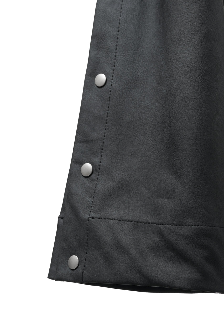 Load image into Gallery viewer, A.F ARTEFACT SAROUEL FLARE PANTS / VEGAN LEATHER (SMOKE BLACK)