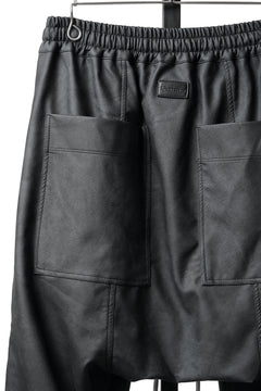 Load image into Gallery viewer, A.F ARTEFACT SAROUEL FLARE PANTS / VEGAN LEATHER (SMOKE BLACK)