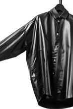 Load image into Gallery viewer, A.F ARTEFACT COCOON SHIRTS / LUSTROUS COATED WOVEN (BLACK)
