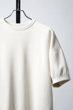 Load image into Gallery viewer, N/07 CINCHED HEM TOP / RIBBED CARDBOARD KNIT JERSEY (LIGHT BEIGE)