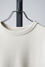 Load image into Gallery viewer, N/07 CINCHED HEM TOP / RIBBED CARDBOARD KNIT JERSEY (LIGHT BEIGE)