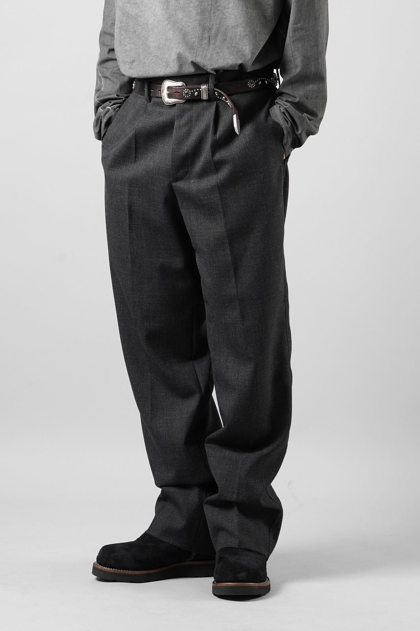 Load image into Gallery viewer, LASTMAN ONE TUCK SLACKS (BLACK)
