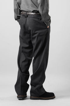 Load image into Gallery viewer, LASTMAN ONE TUCK SLACKS (BLACK)