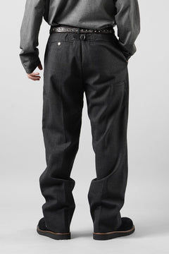 Load image into Gallery viewer, LASTMAN ONE TUCK SLACKS (BLACK)