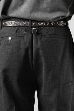 Load image into Gallery viewer, LASTMAN ONE TUCK SLACKS (BLACK)